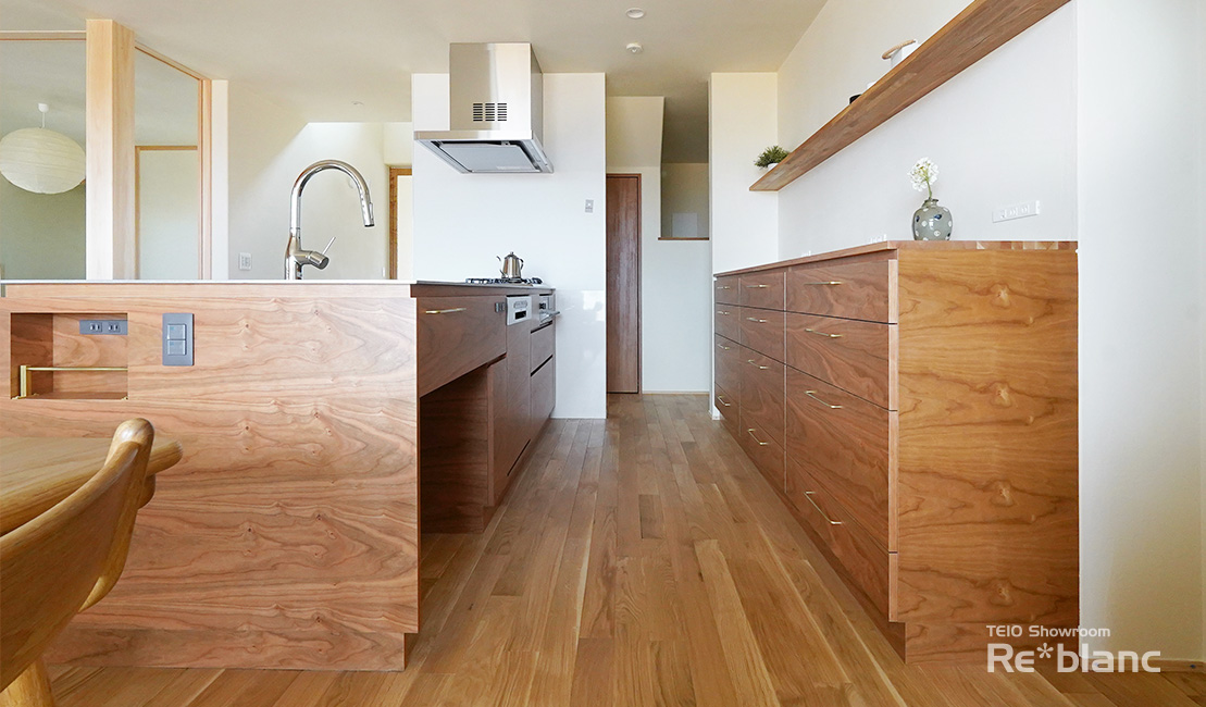 https://www.reblanc.com/case/cupboard/002505.html