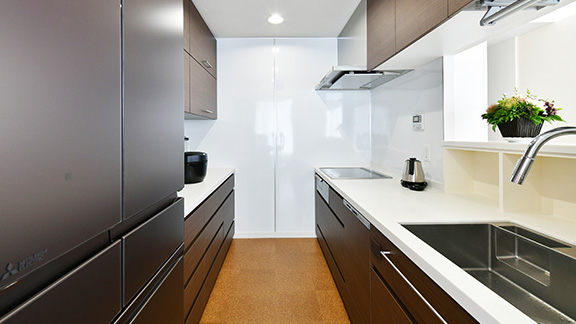 スペースを最大限に生かした自分だけのオーダーキッチン