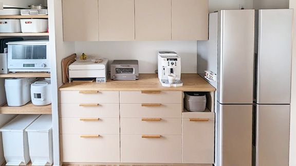 オープン収納を組み合わせたカップボード