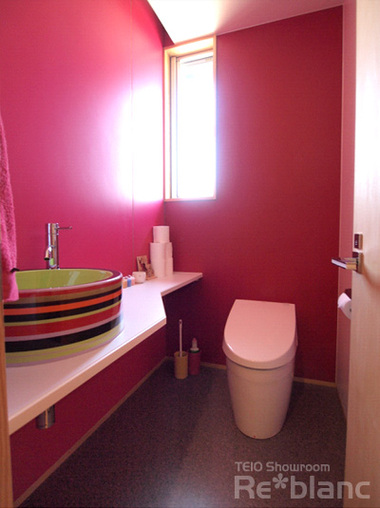ピンクのトイレ